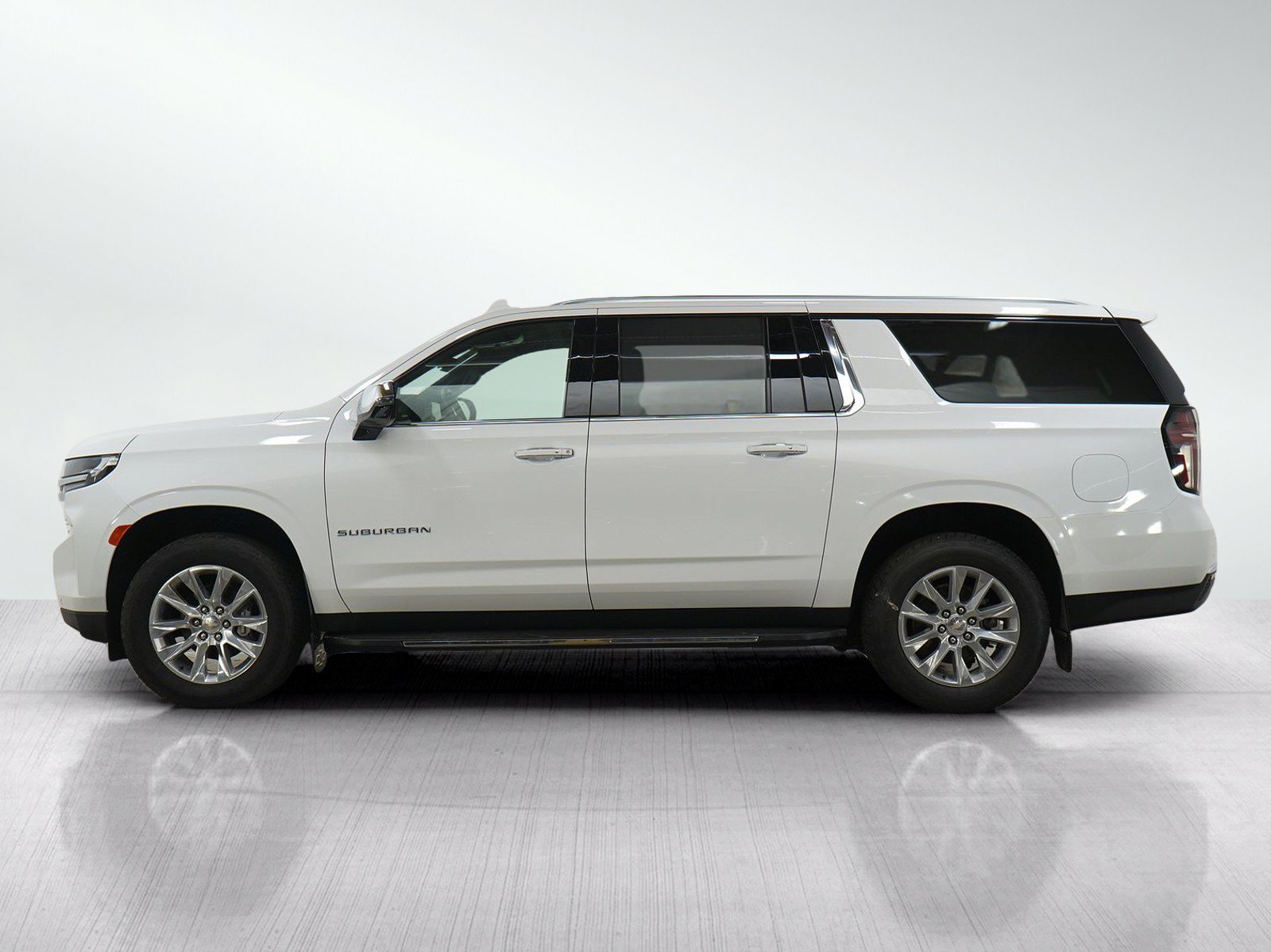 Used 2024 Chevrolet Suburban Premier with VIN 1GNSKFKT0RR199712 for sale in White Bear Lake, Minnesota
