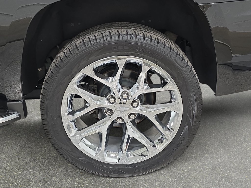Used 2020 Black Chevrolet Premier image 33