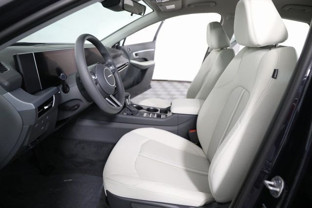 New 2026 Blue Hyundai SE image 16