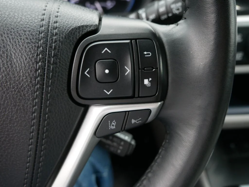 Certified Used 2019 Gray Toyota XLE image 24