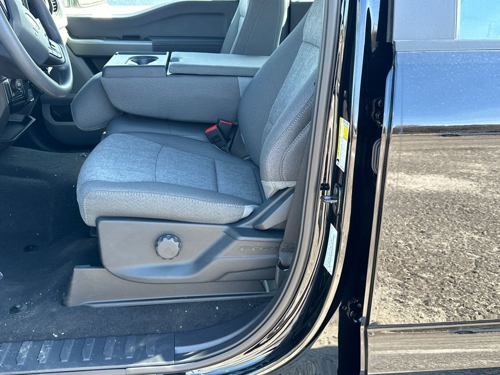 New 2026 Agate Black Metallic Ford F-250® XL image 9