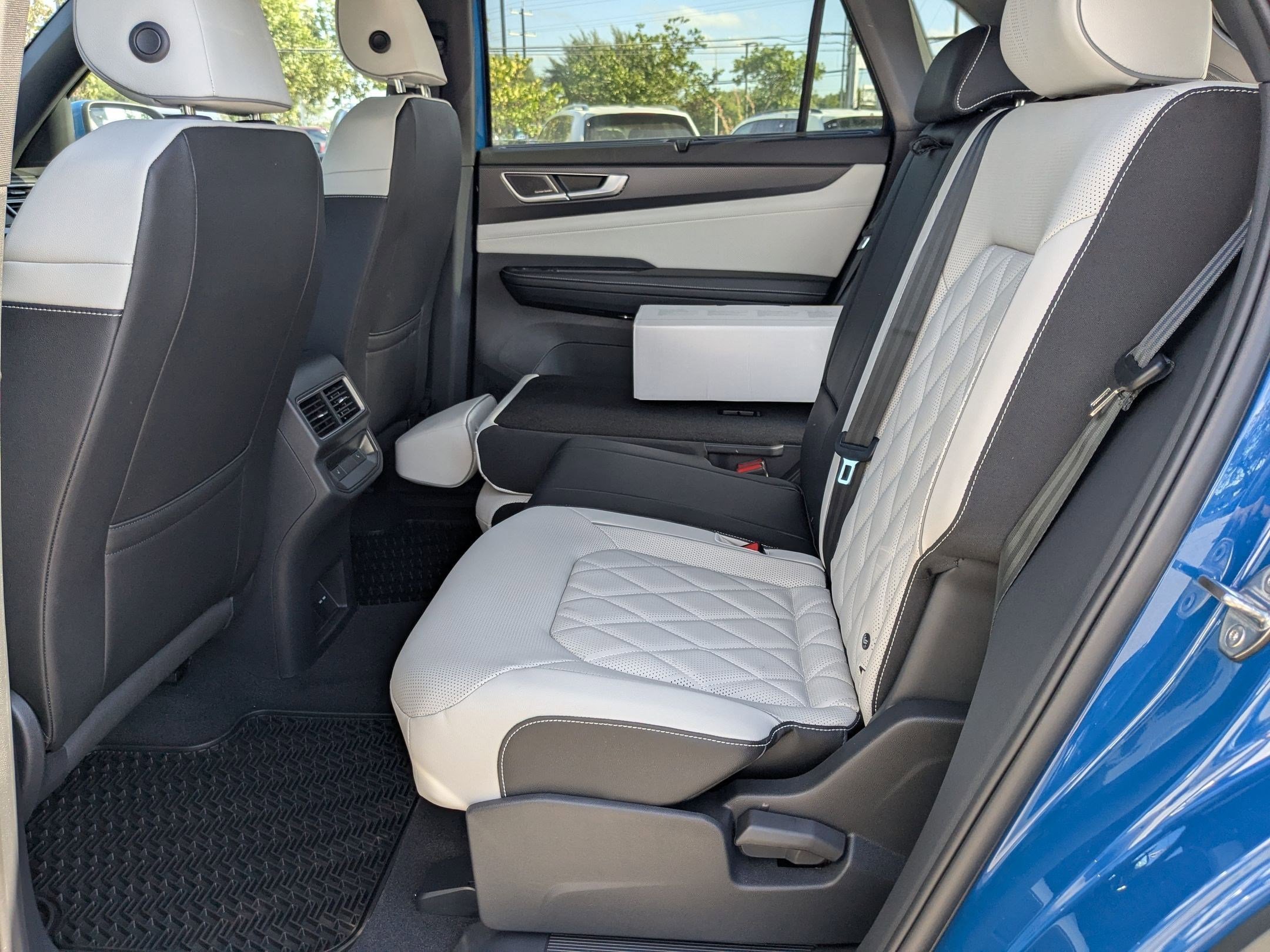 2026 Volkswagen Atlas Cross Sport SEL Premium R-LINE - Photo 16