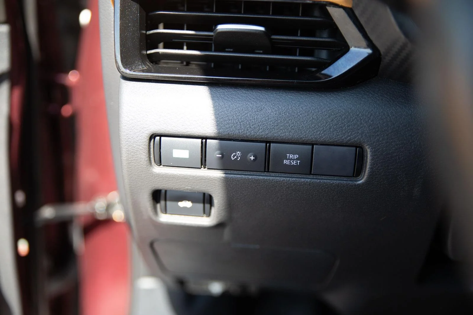 Used 2022 Rosewood Metallic Nissan SV image 16