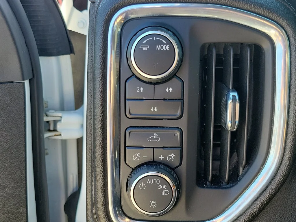 Used 2022  Chevrolet LT image 14