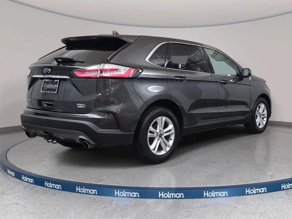 Used 2019 Gray Ford SEL image 6
