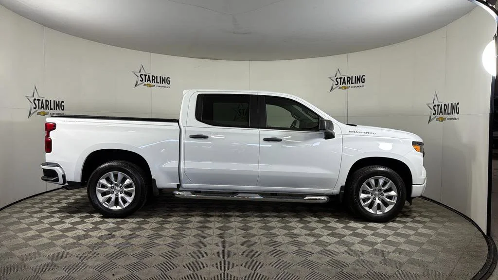 Used 2024 Summit White Chevrolet Custom image 12