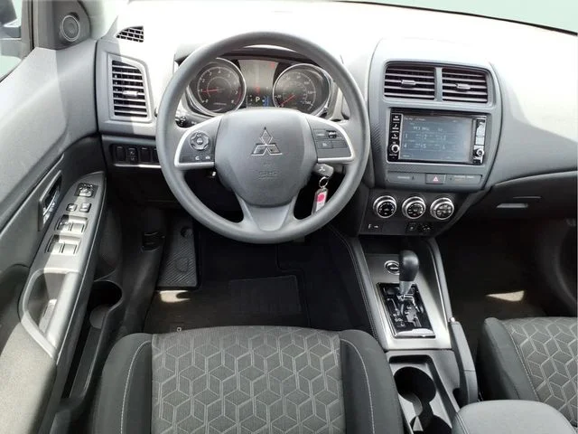 Used 2025 Gray Mitsubishi 2.0 ES image 18