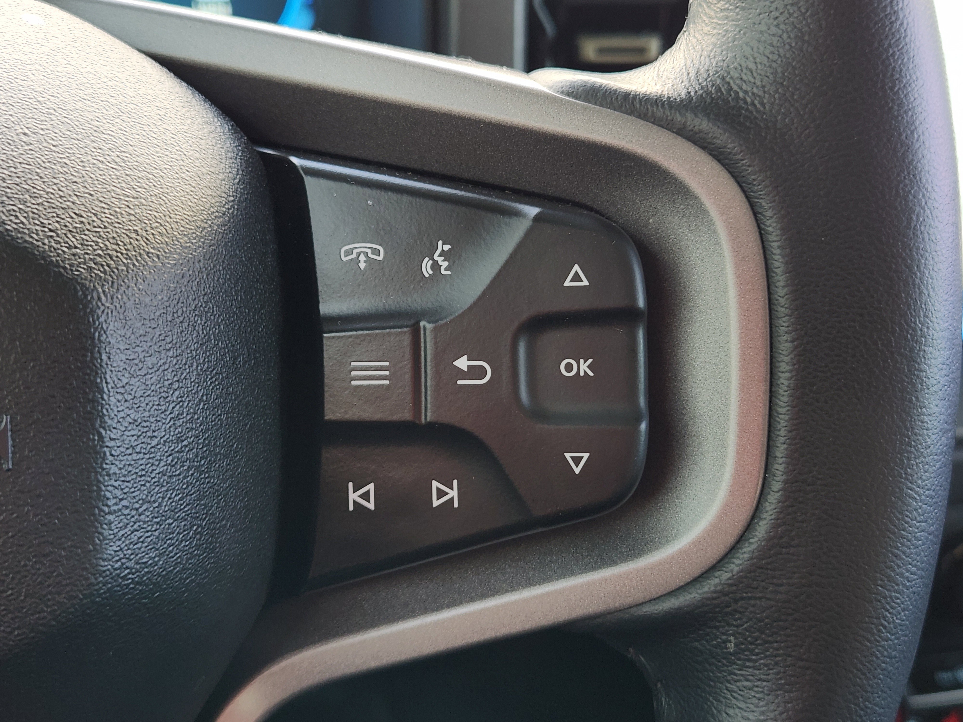 Used 2025 Desert Sand Ford Badlands image 30