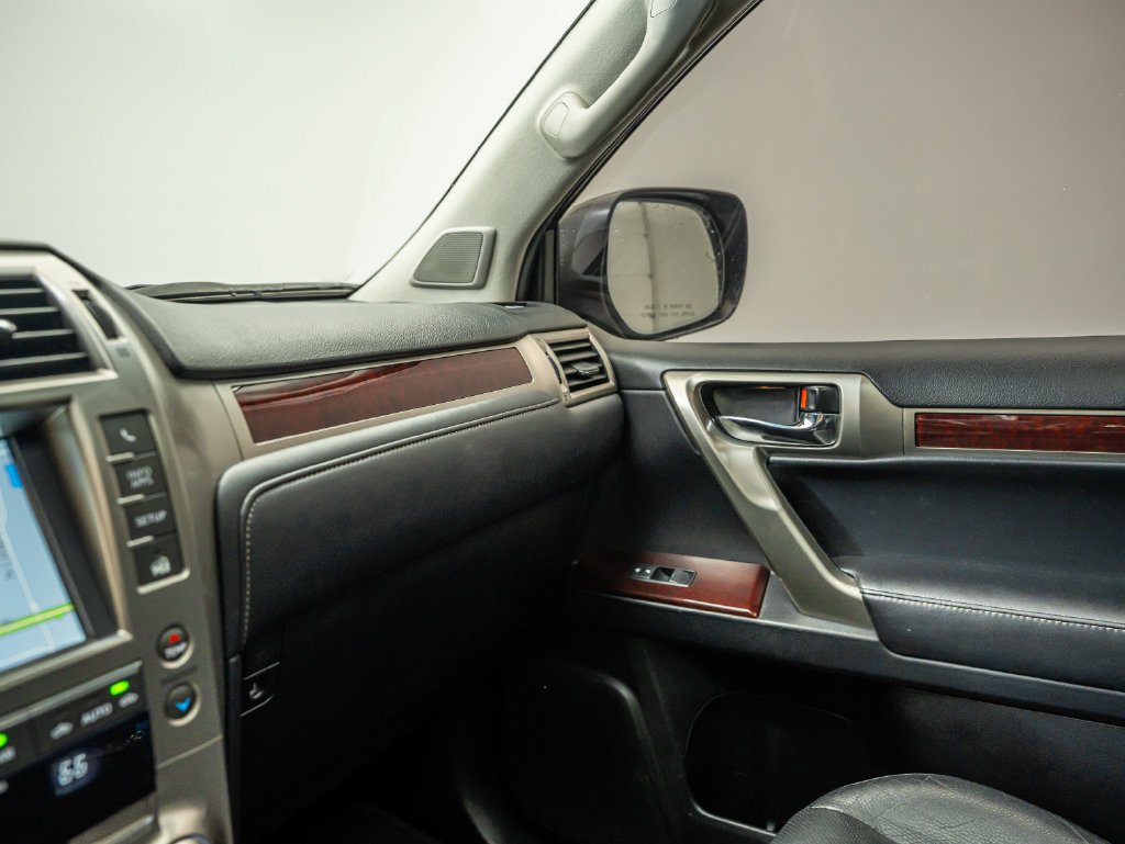 Used 2016 Gray Pearl Lexus 460 image 28