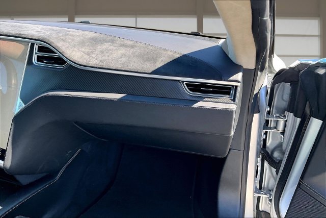 Used 2016 Silver Tesla  image 16