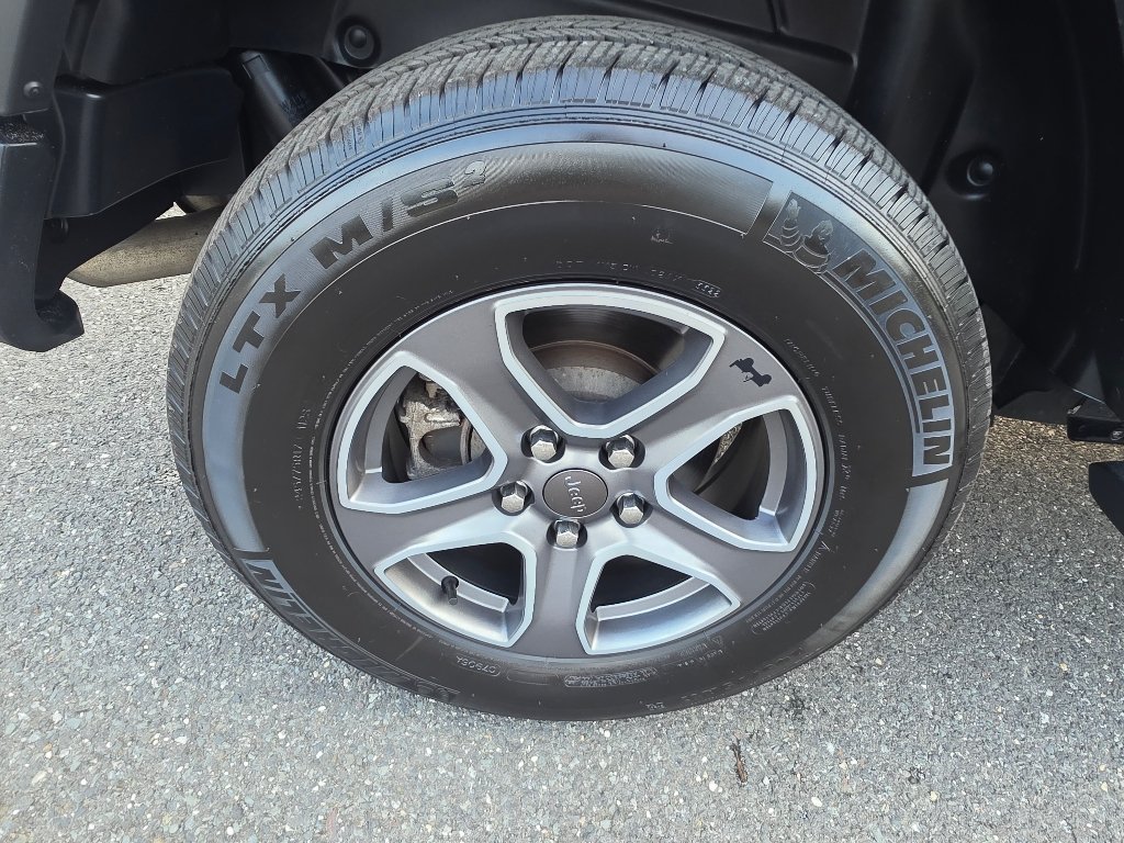 Used 2023 Black Clear Coat Jeep Sport S image 27