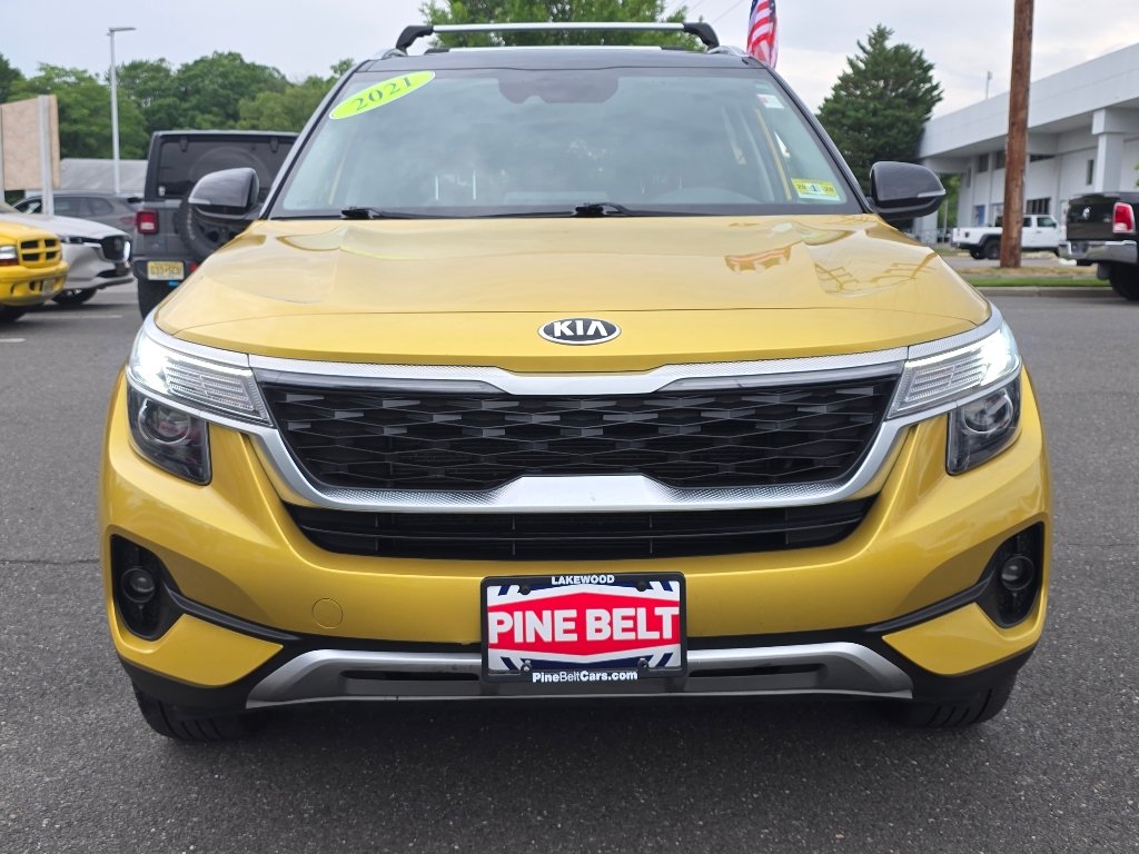 Used 2021 Starbright Yellow/Black Roof Kia S image 10