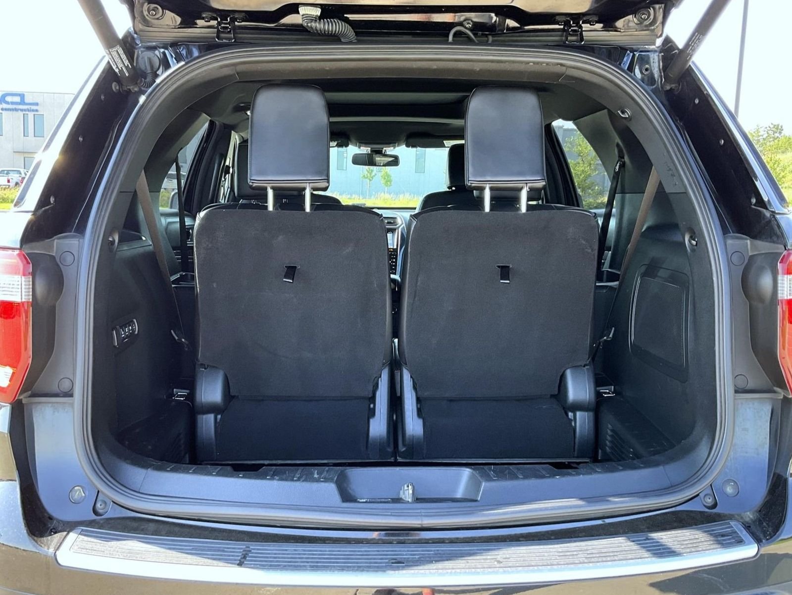 Used 2018 Black Ford Platinum image 24