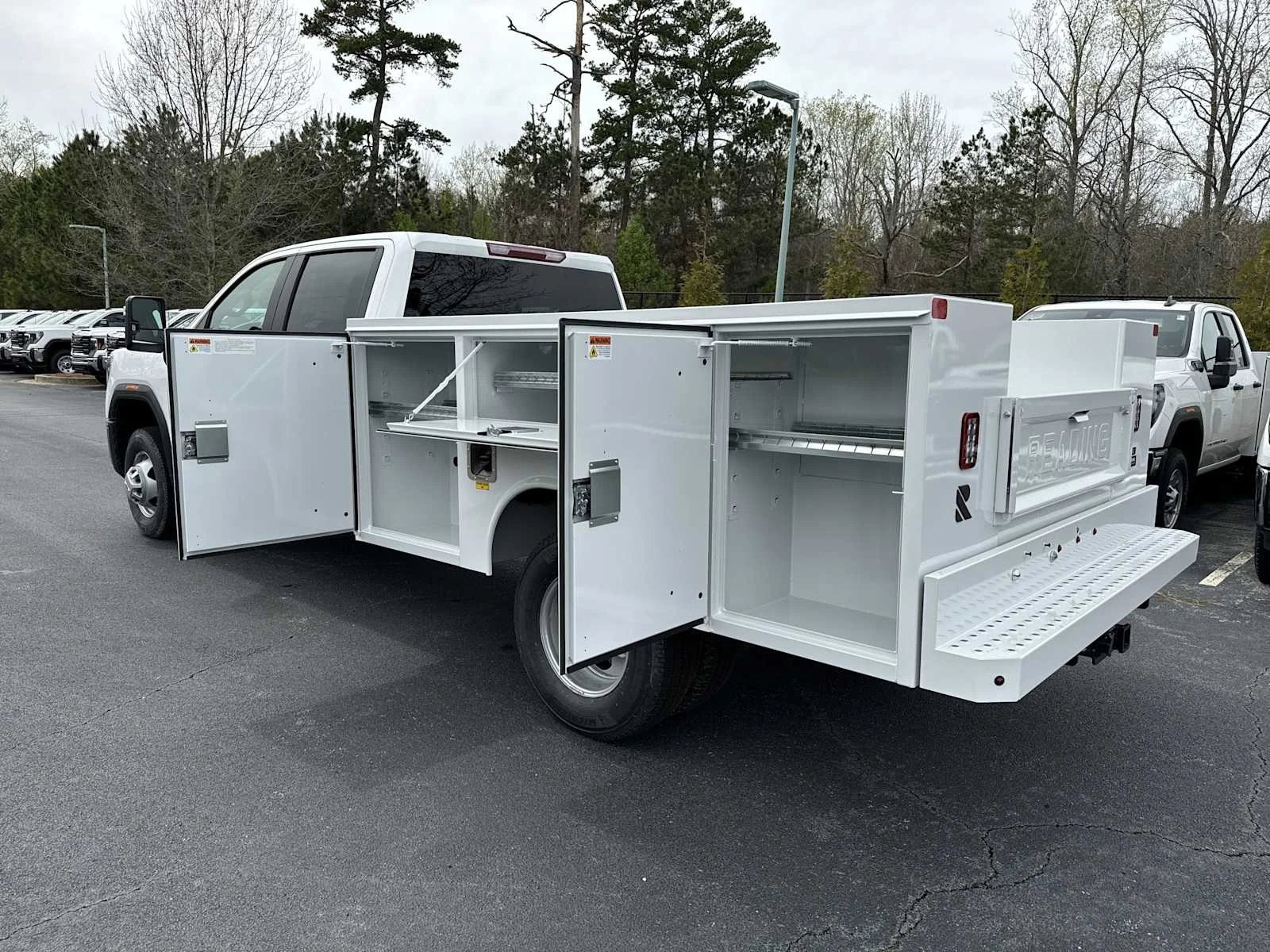 New 2025 Summit White GMC Pro image 19