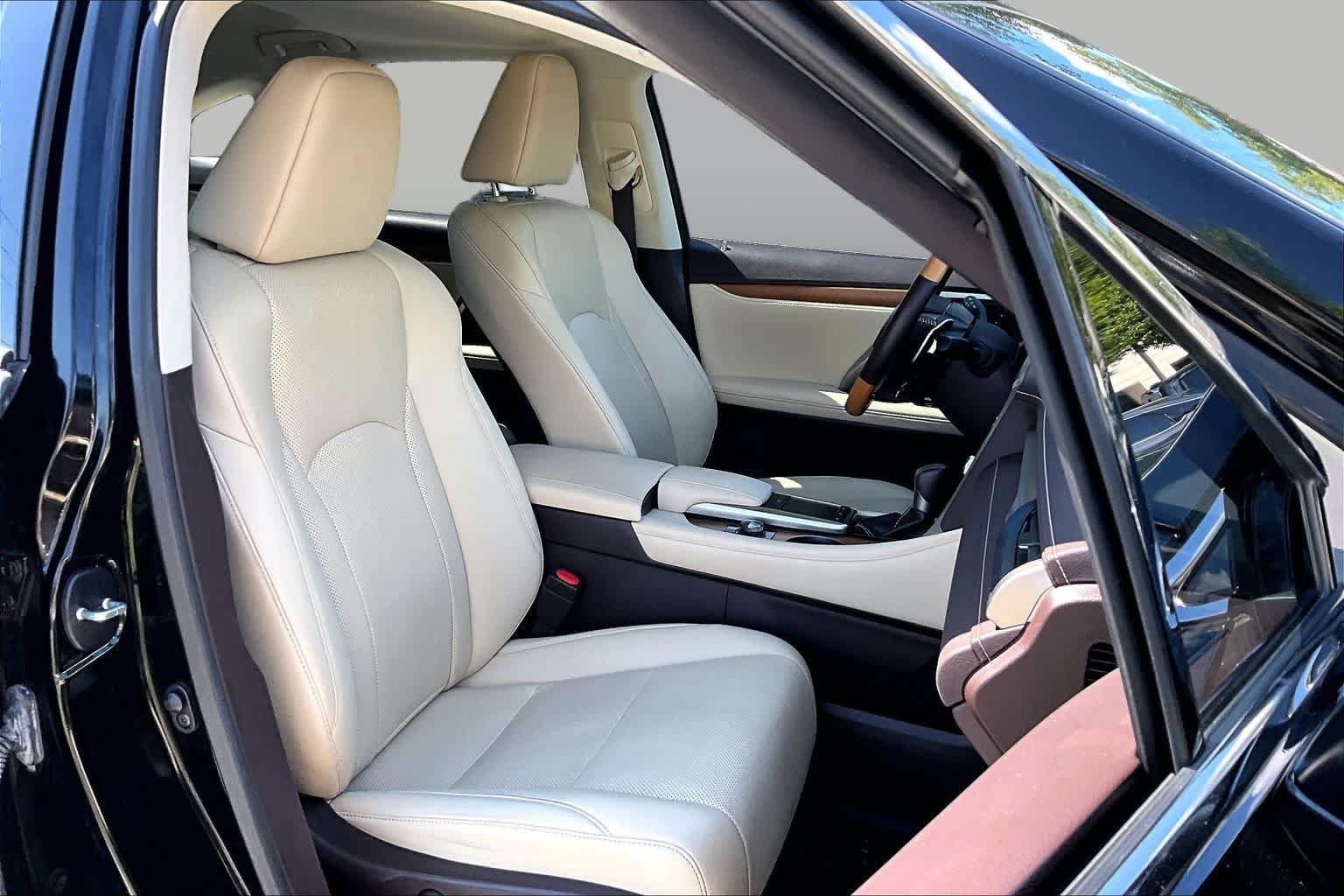 Used 2020 Obsidian Lexus  image 9