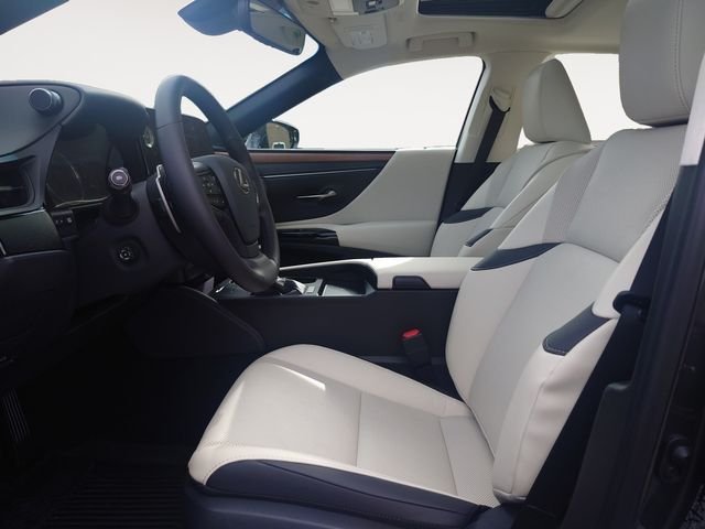 2025 Lexus ES 350 - Photo 9