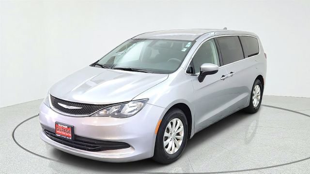 Used 2017 Silver Chrysler Touring image 4
