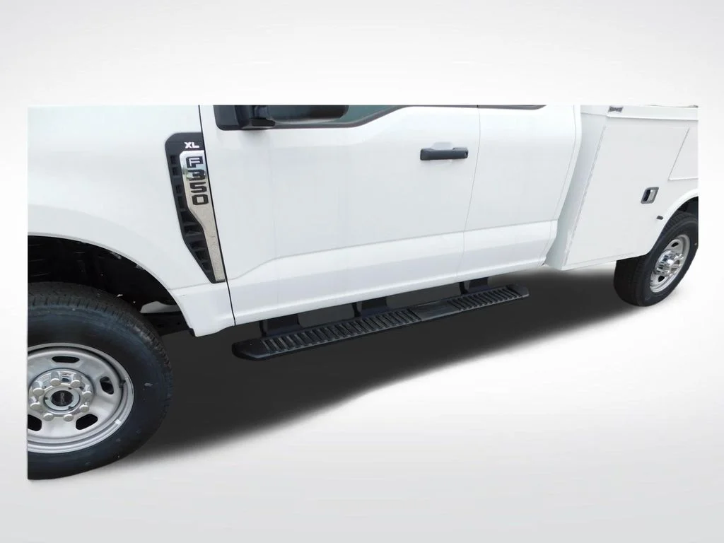2025 Ford F-350 Super Duty Chassis Cab XL - Photo 13