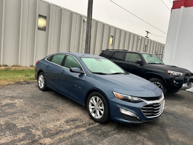 Used 2025 Lakeshore Blue Metallic Chevrolet LT image 6