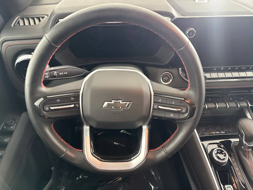 Used 2025 White Chevrolet Z71 image 26