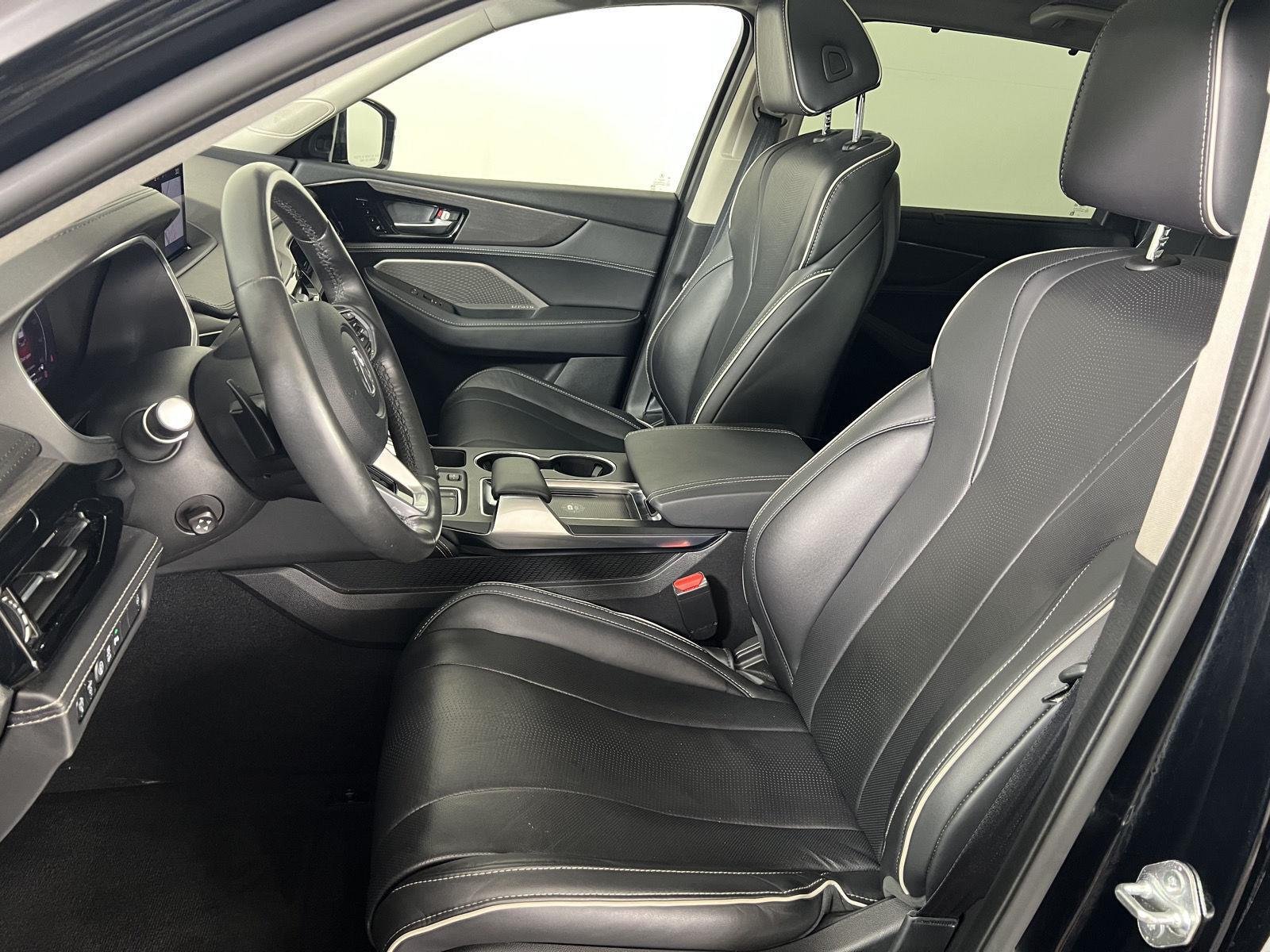 Used 2024 Majestic Black Pearl Acura SH-AWD w/Advance image 5