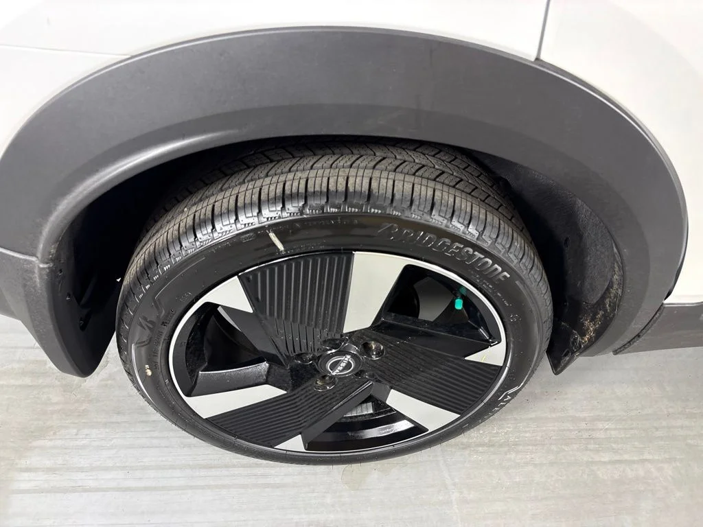 New 2026 Aspen White TriCoat / Super Black Two-tone Nissan SR image 10