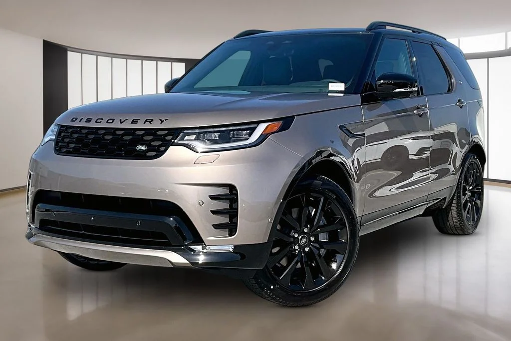 New 2026 Brown Land Rover Dynamic SE image 1