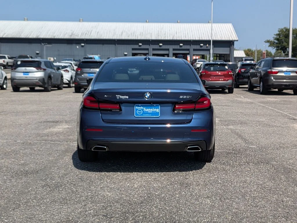Used 2022 Blue BMW 530i xDrive image 4