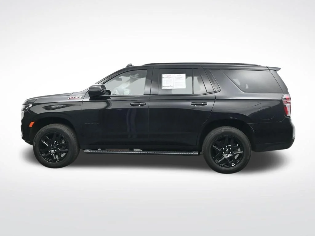 Used 2022 Black Chevrolet Z71 image 10