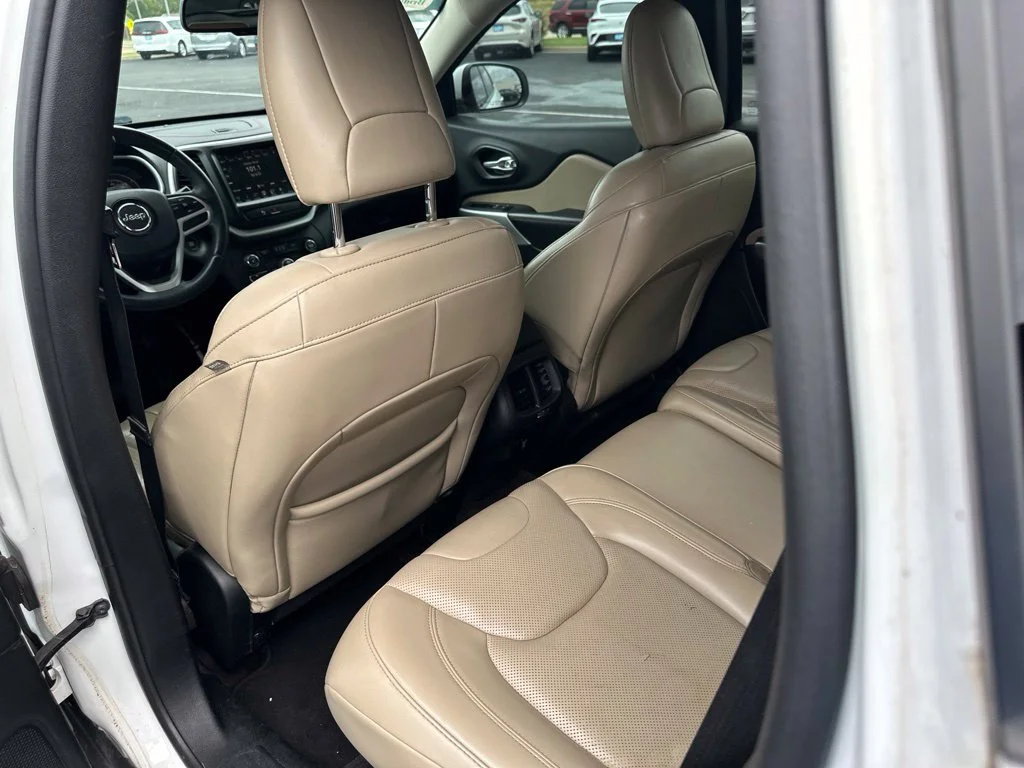 Used 2017 White Jeep Limited image 20