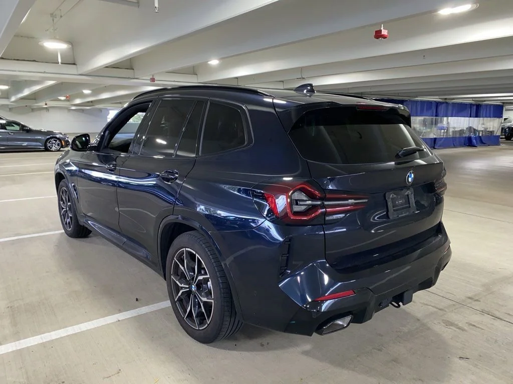 Used 2024 Carbon Black Metallic BMW xDrive30i image 3