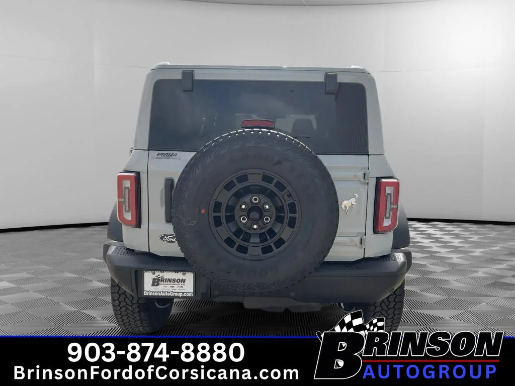 New 2026 Avalanche Gray Ford Badlands image 4