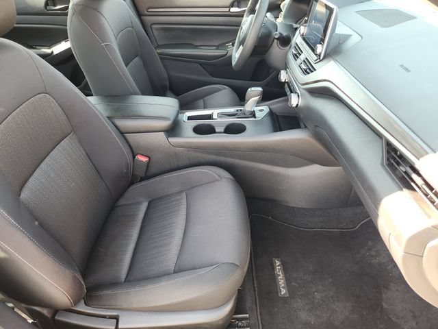 Used 2025 Gray Nissan SV image 15