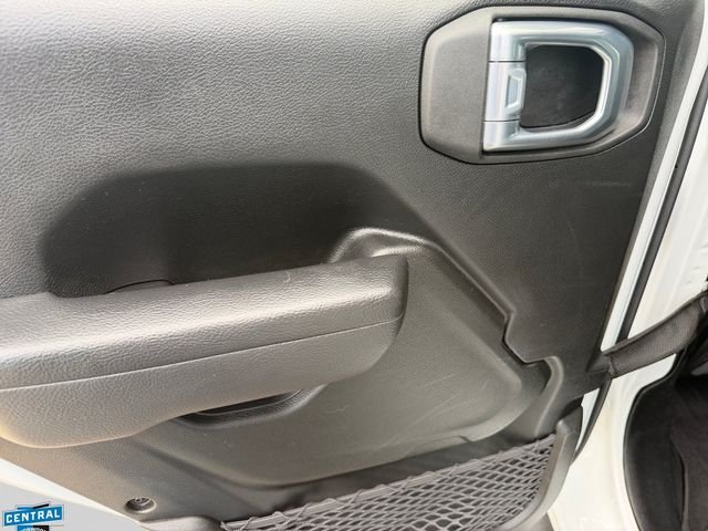 Used 2023 White Jeep Rubicon image 19