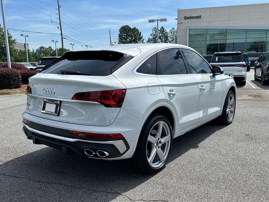 Used 2022  Audi Premium image 5