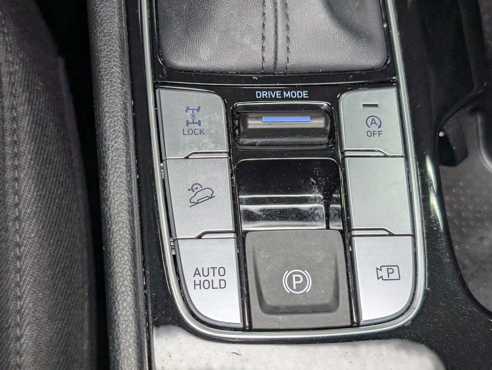Used 2024 Hampton Gray Hyundai SE image 25