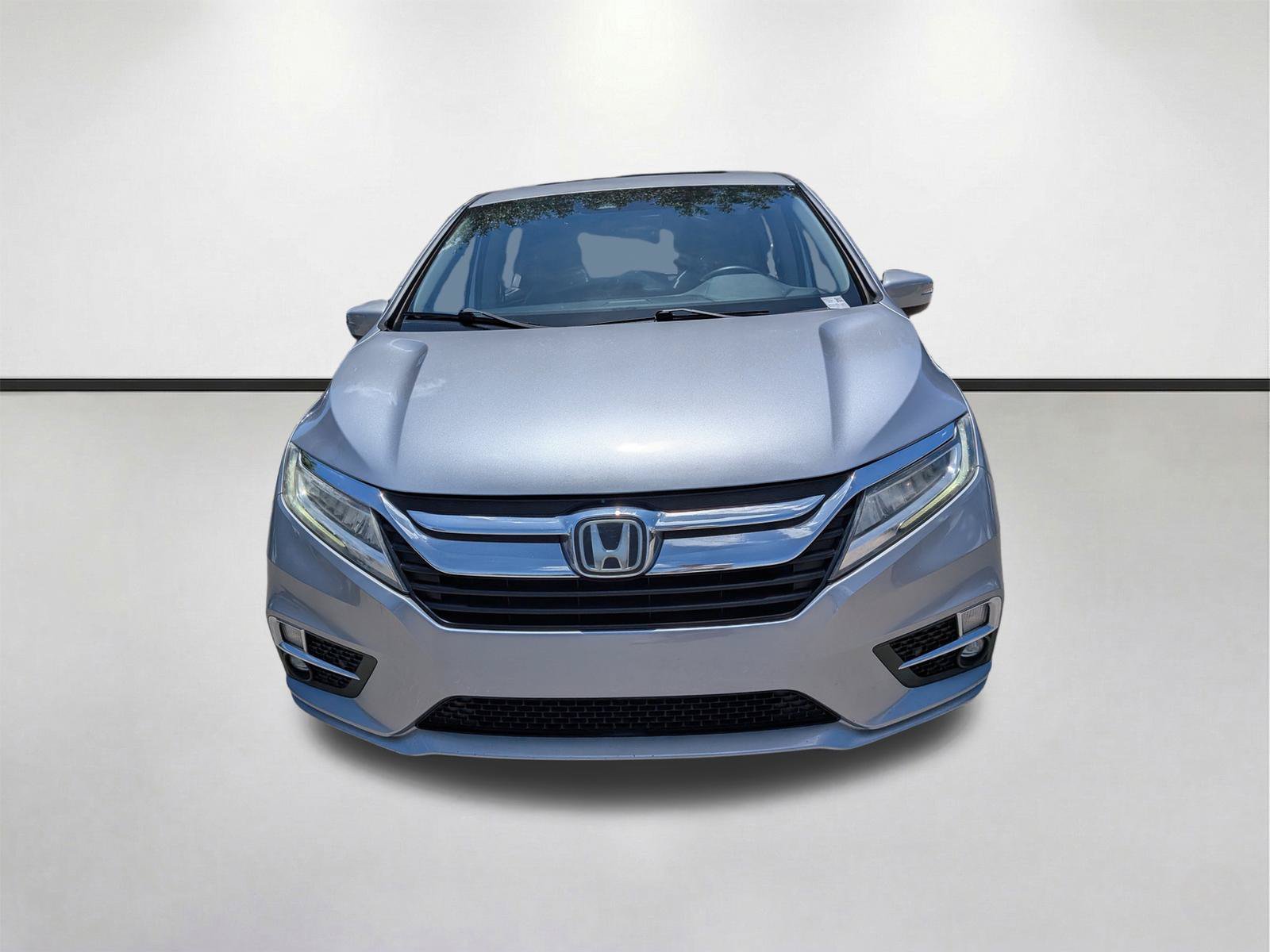 Used 2019 Lunar Silver Metallic Honda Touring image 10