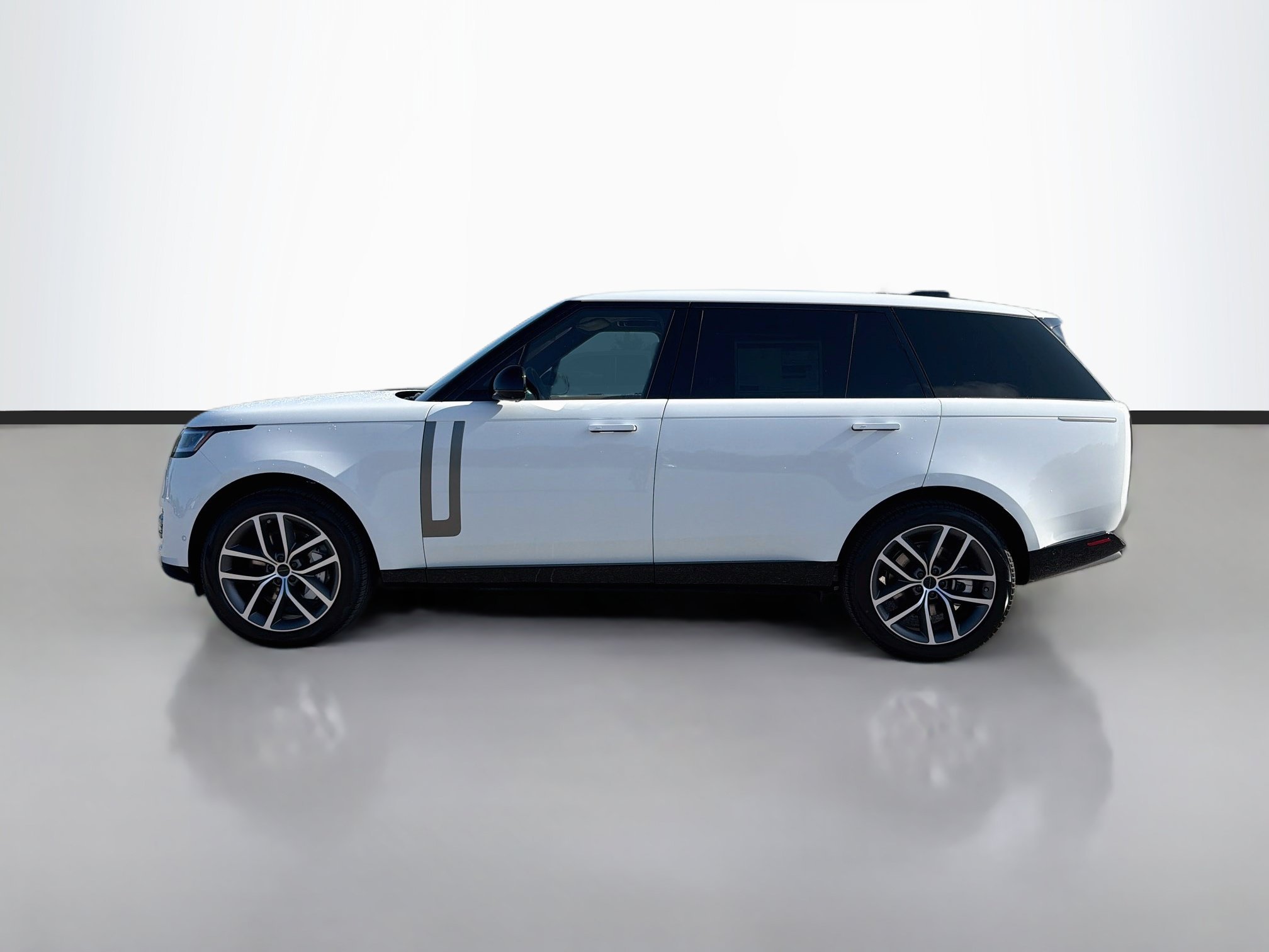 New 2026 Fuji White Land Rover SE image 2