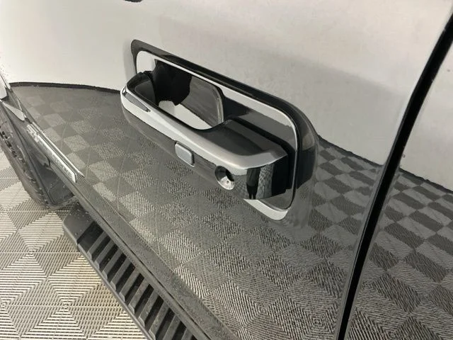 Used 2019 Agate Black Metallic Ford Lariat image 12