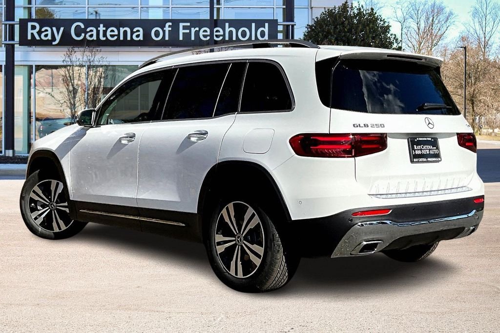New 2026 Polar White Mercedes-Benz GLB 250 image 3