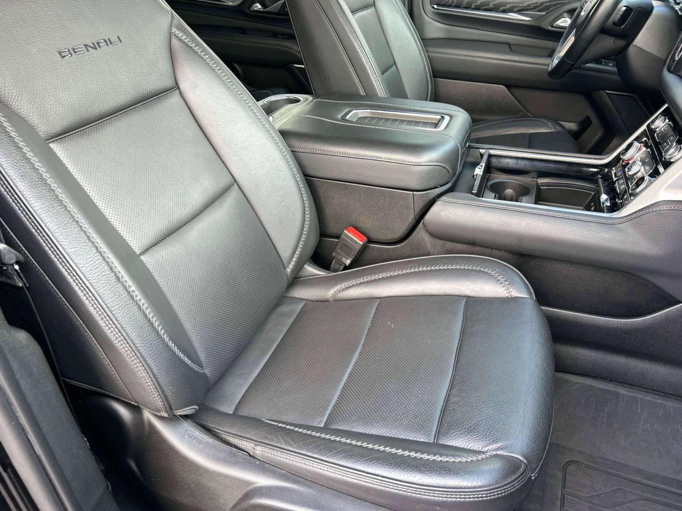 Used 2023 Onyx Black GMC Denali image 22