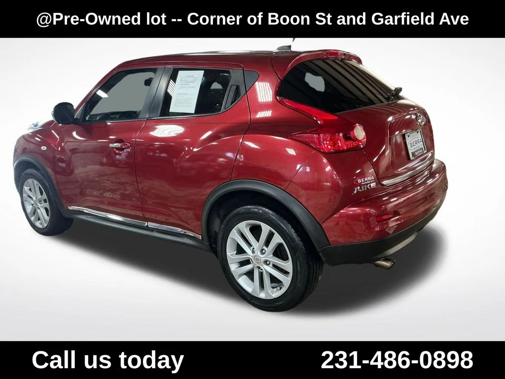 Used 2012 Red Nissan SL image 3