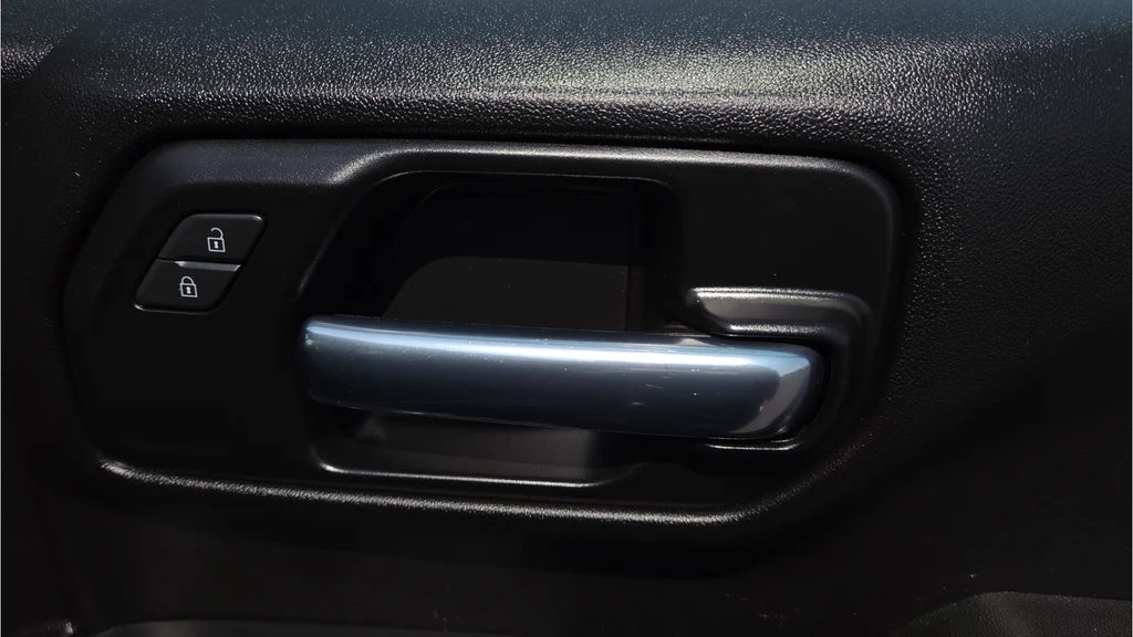 Used 2021 Gray Chevrolet Custom image 32