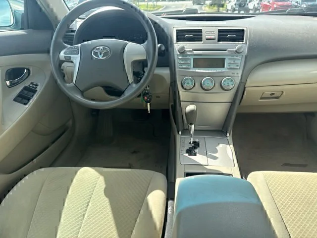 Used 2009 Green Toyota LE image 20