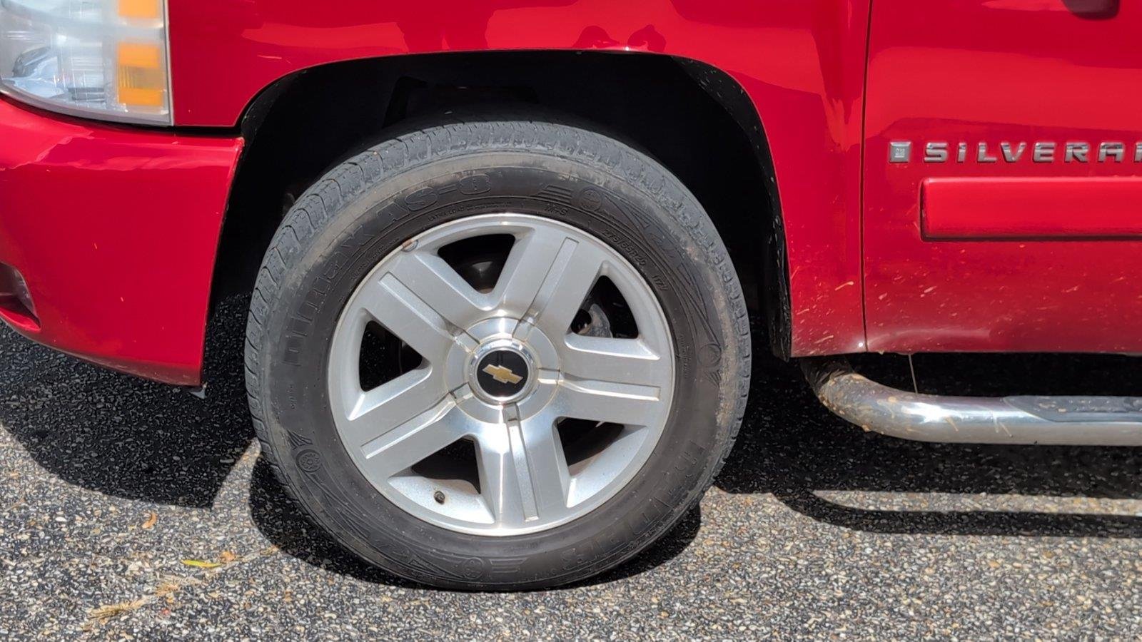 Used 2008 VICTORY RED Chevrolet LTZ image 10
