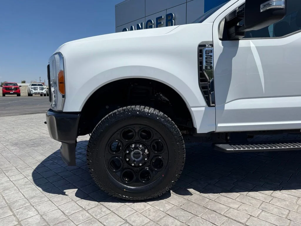Used 2023 White Ford XL image 5