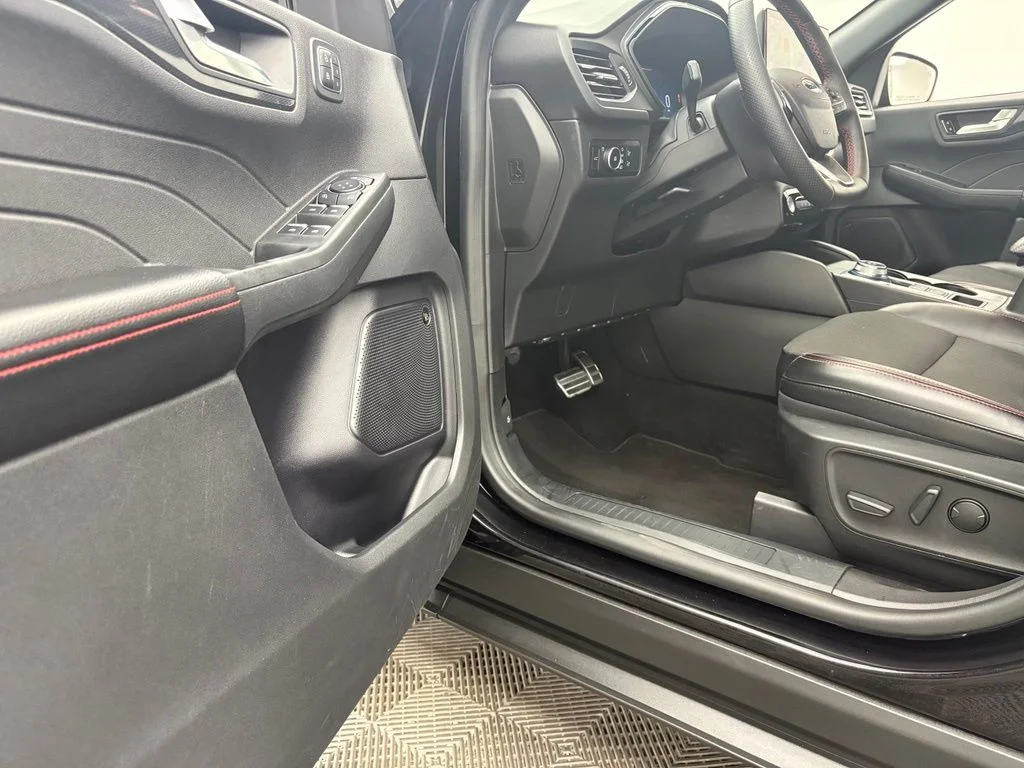 Used 2023 Agate Black Metallic Ford ST-Line Select image 16