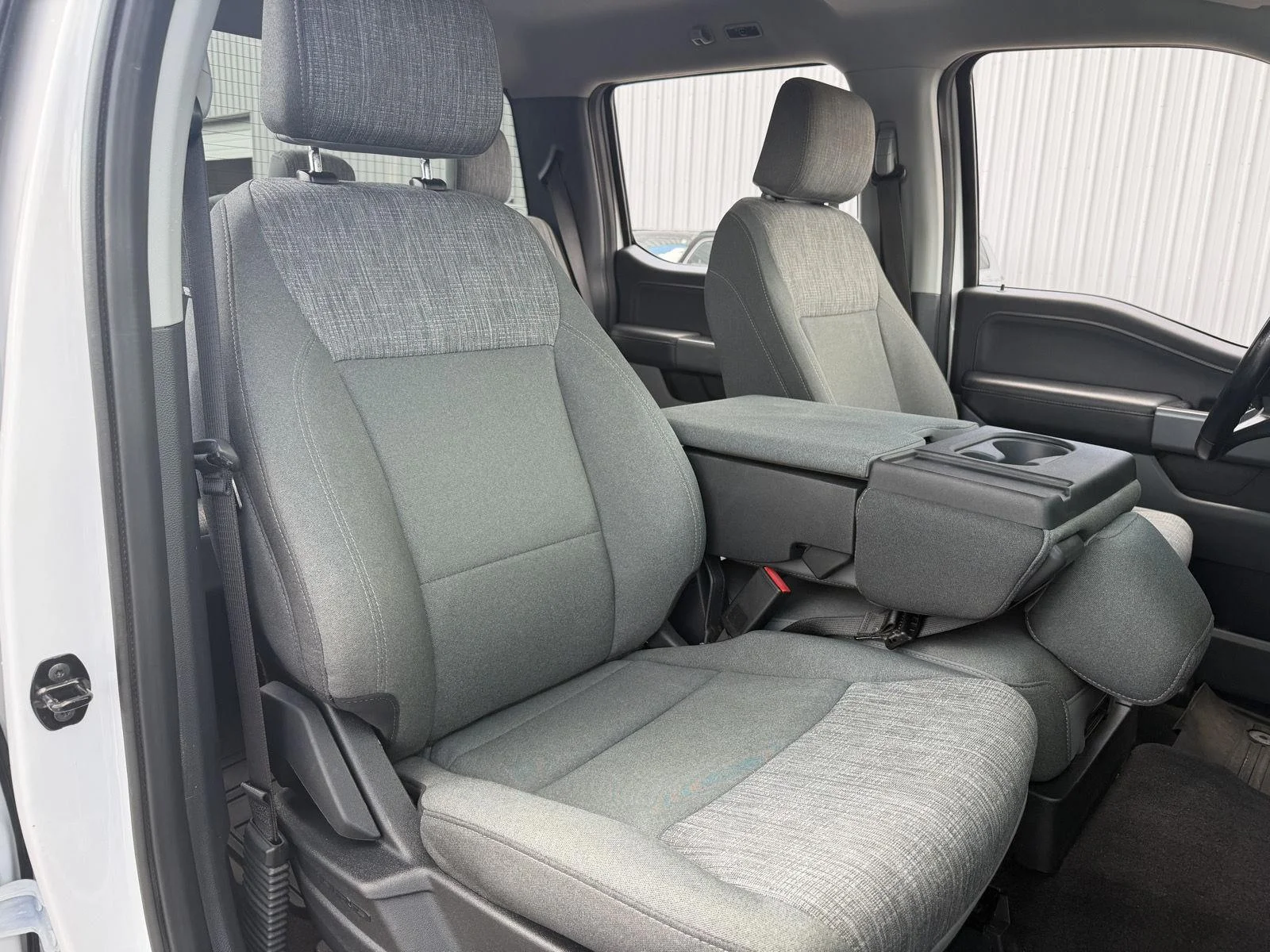 Used 2022 Oxford White Ford XLT image 21