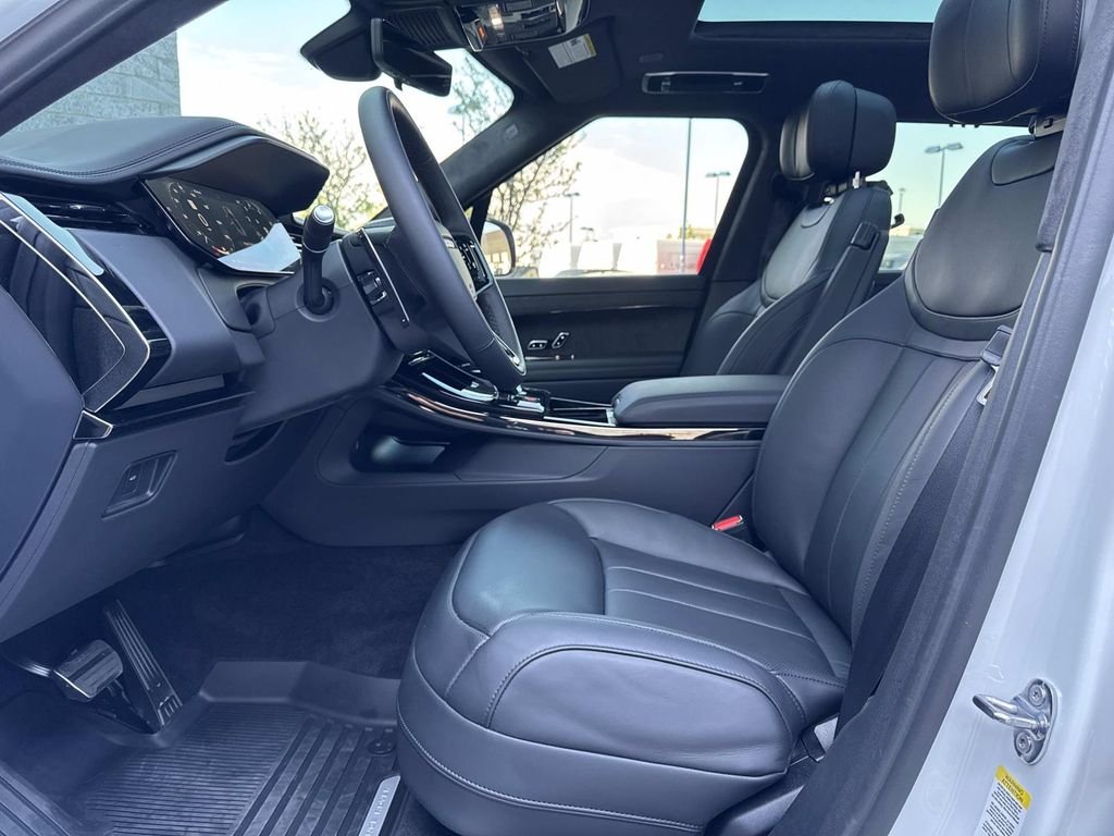 Used 2025 Fuji White Land Rover Autobiography image 21
