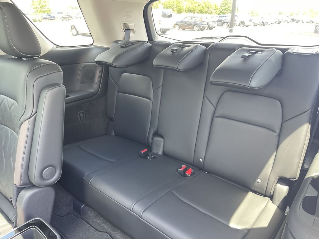 New 2026 Gray Nissan Platinum image 27